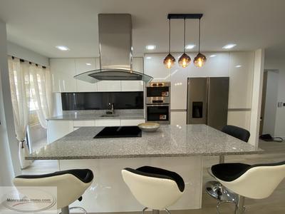 Appartement ancien - 85 m² - 4 pièces