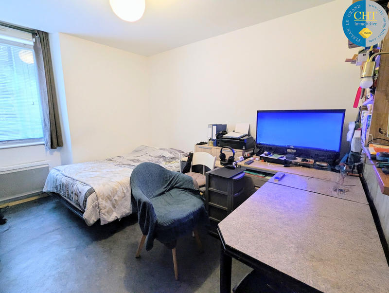 Appartement - 142 m² - 9 pièces