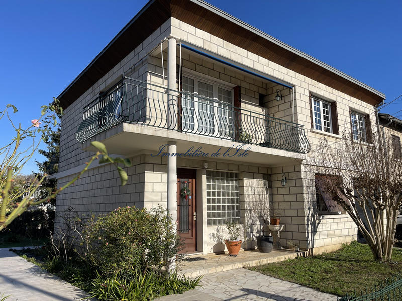 Maison - 140 m² - 8 pièces