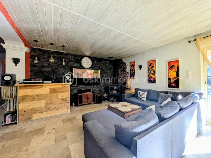 Maison - 196 m² - 8 pièces