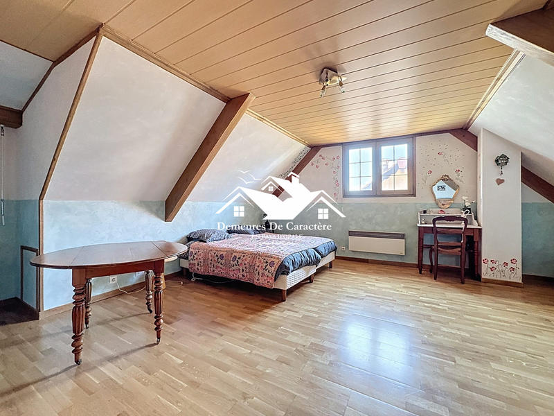 Maison - 228 m² - 7 pièces