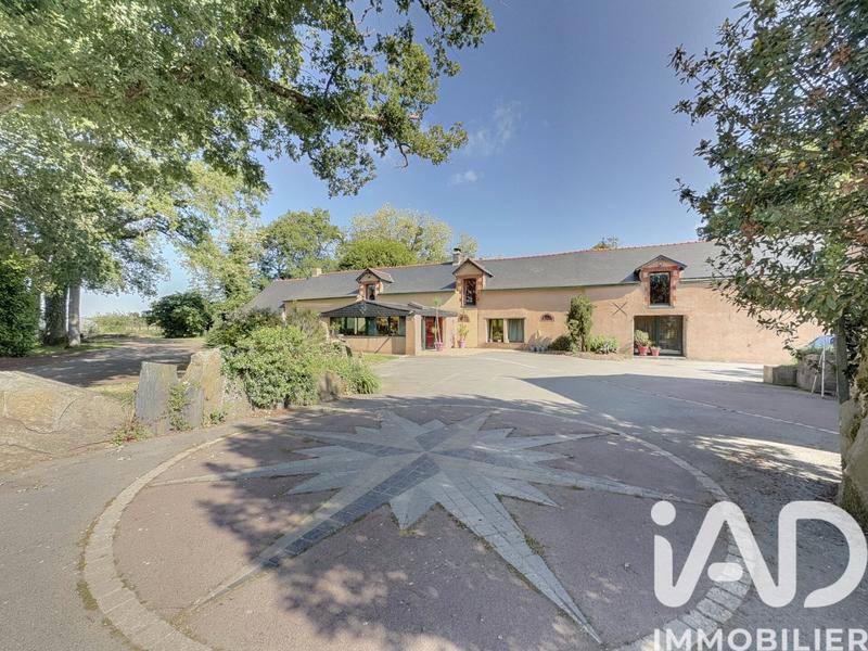 Maison - 394 m² - 9 pièces