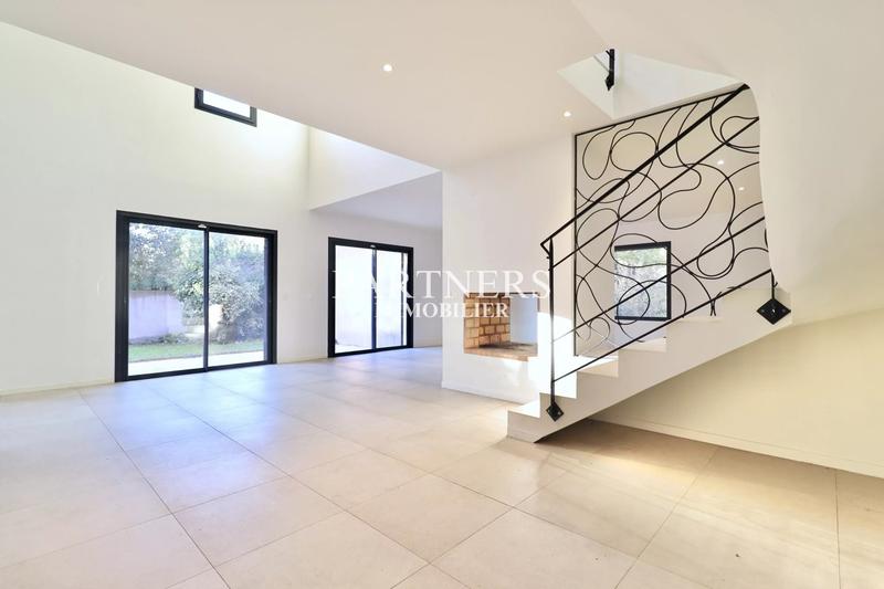 Maison - 182 m² - 5 pièces