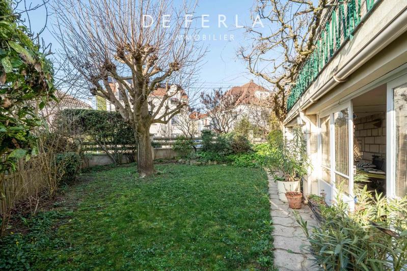 Maison - 201 m² - 10 pièces