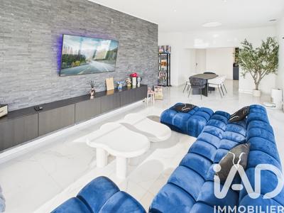 Maison - 210 m² - 6 pièces