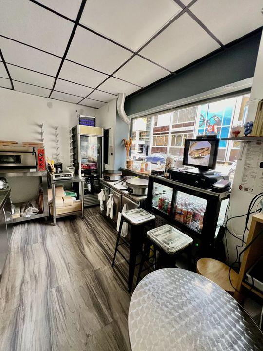 Local commercial - 18 m² - 1 pièce