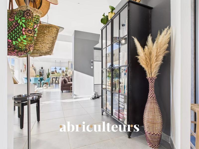 Maison - 139 m² - 5 pièces