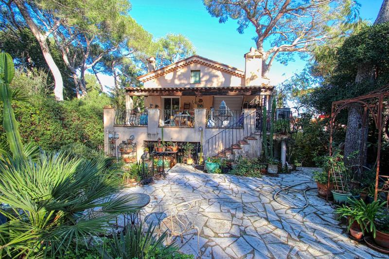 Villa - 250 m² - 7 pièces