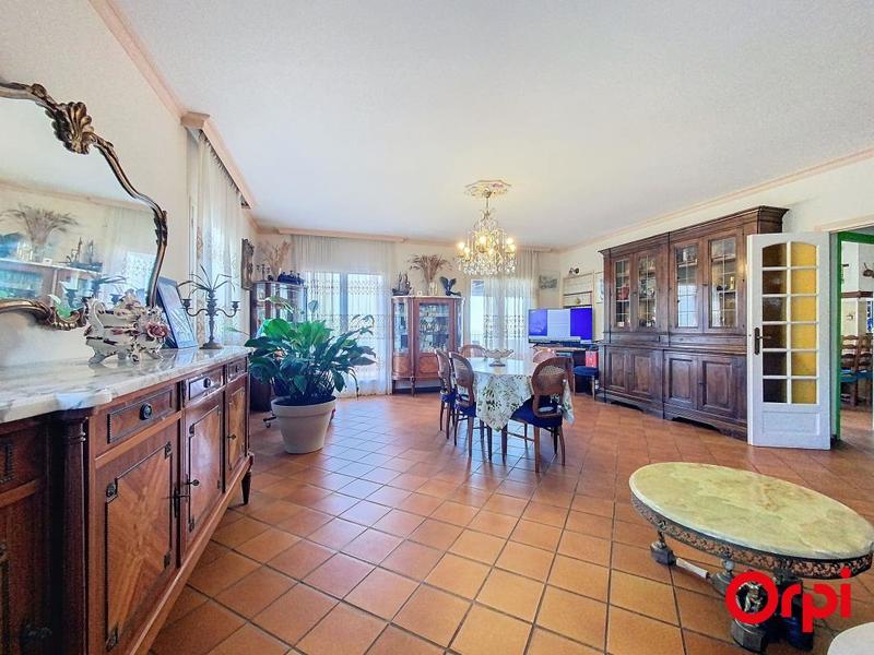 Maison - 515 m² - 11 pièces