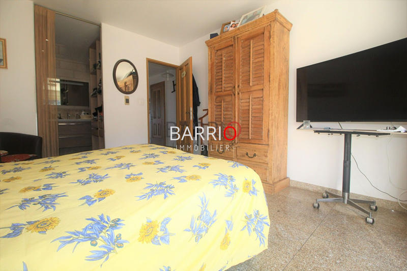 Maison - 360 m² - 10 pièces