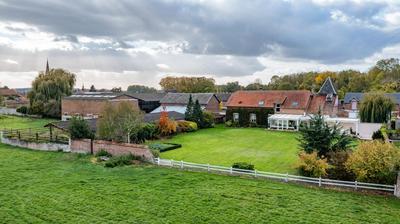 Maison - 300 m² - 7 pièces