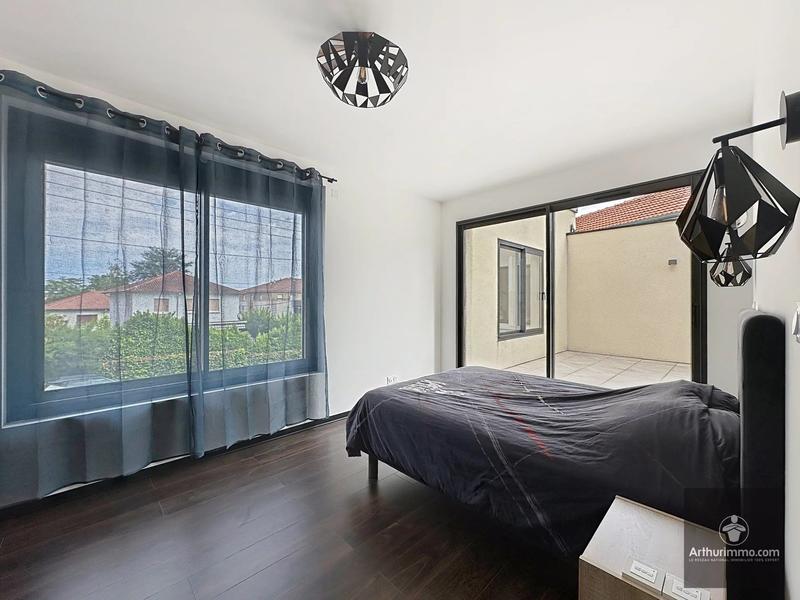 Appartement - 100 m² - 4 pièces