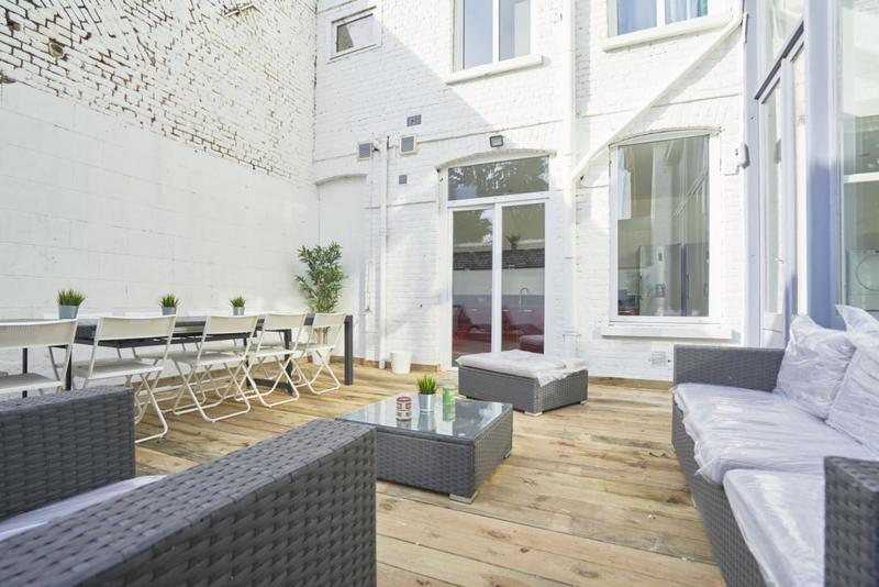 Maison - 233 m² - 11 pièces