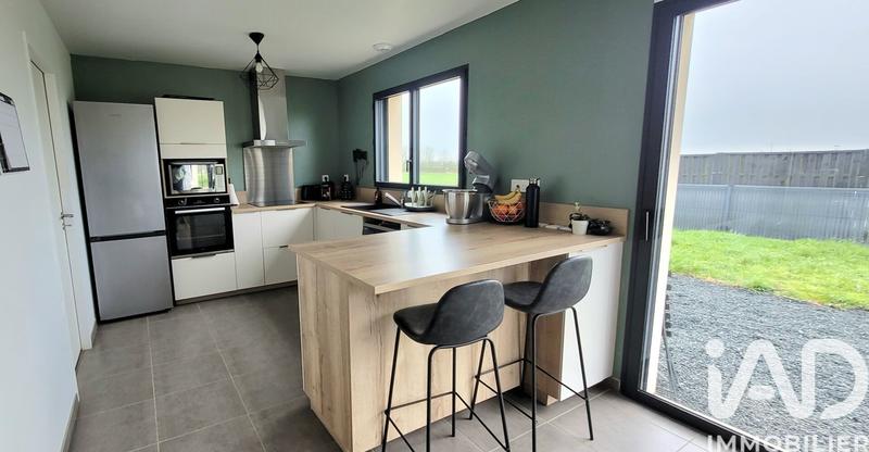 Maison - 90 m² - 5 pièces