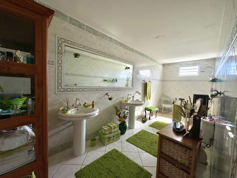 Maison - 362 m² - 8 pièces