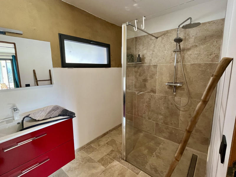 Maison contemporaine - 241 m² - 10 pièces