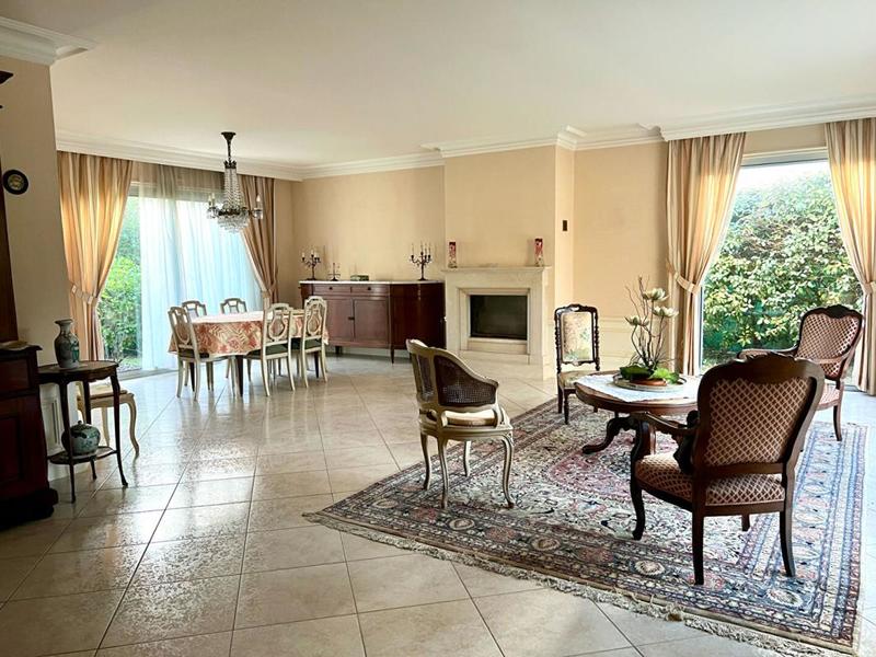 Villa - 230 m² - 8 pièces