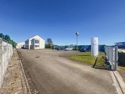 Services - 1 132 m²