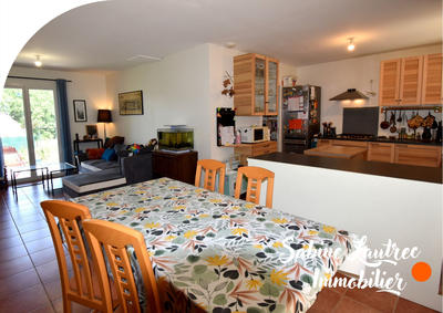 Maison - 97 m² - 5 pièces