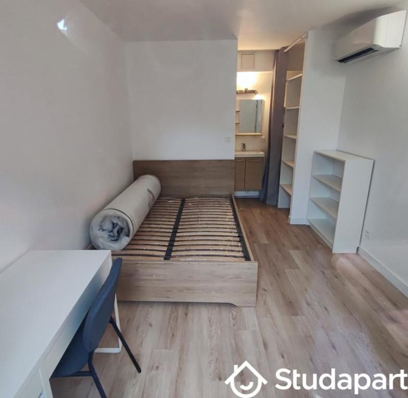 Chambre - 11 m² - 1 pièce