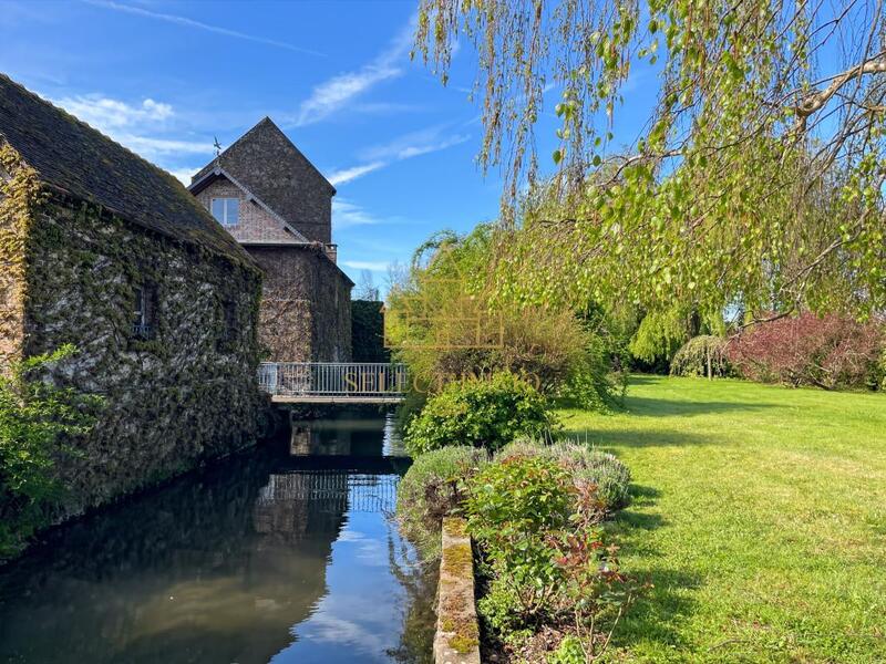 Propriété - 503 m² - 10 pièces