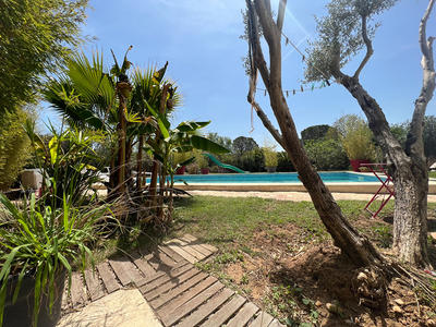 Maison - 210 m² - 8 pièces