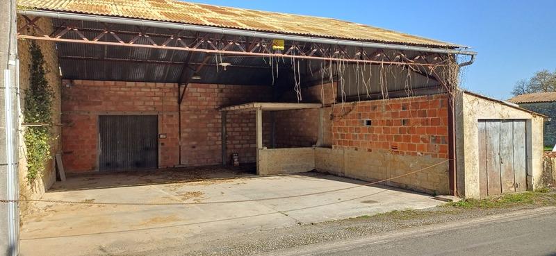 Grange - 200 m² - 2 pièces