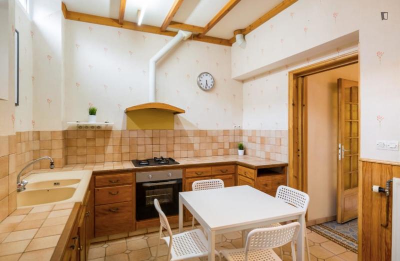 Chambre - 14 m² - 8 pièces