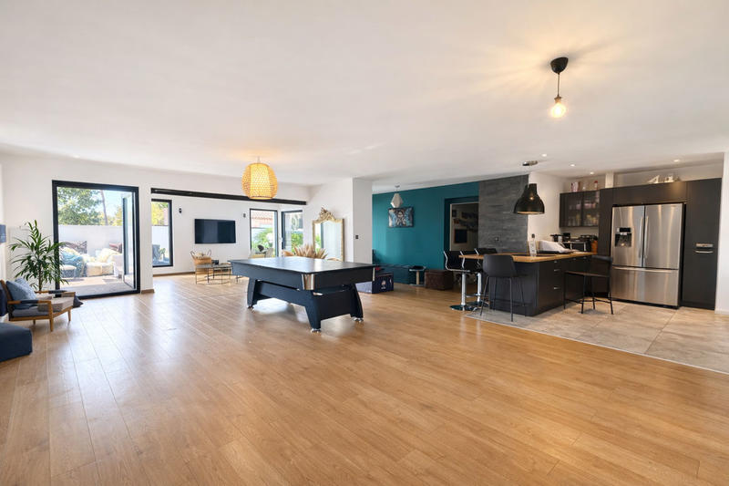 Villa - 185 m² - 6 pièces