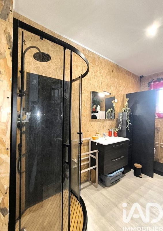 Maison - 230 m² - 8 pièces