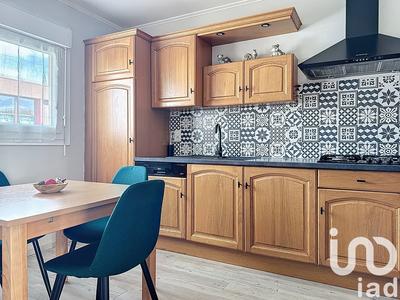 Maison - 92 m² - 6 pièces