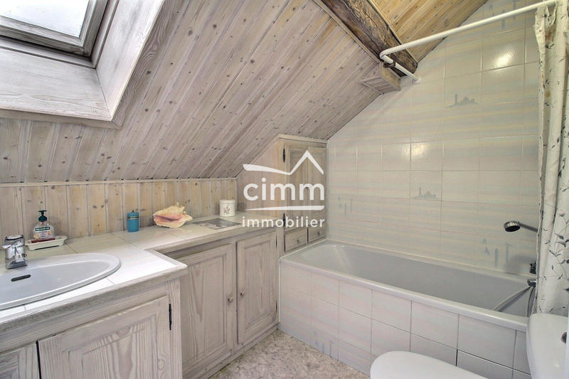 Maison - 273 m² - 10 pièces