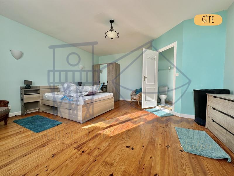 Maison ancienne - 387 m² - 8 pièces