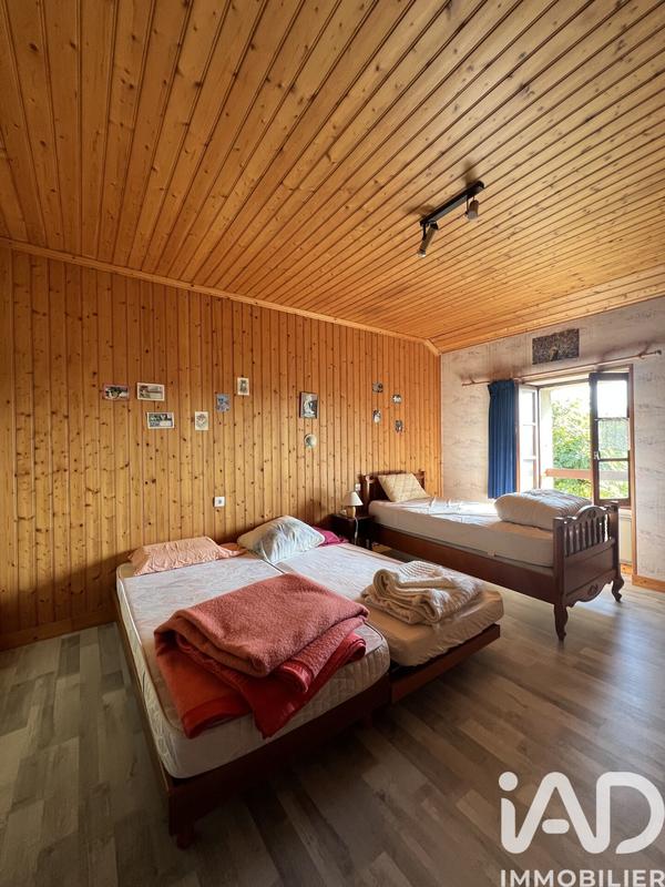 Maison - 277 m² - 13 pièces