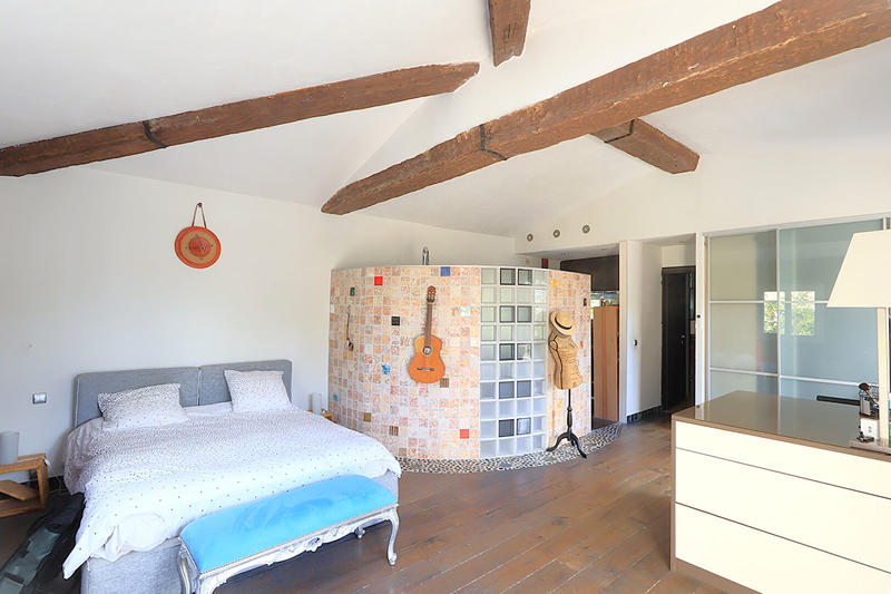 Maison - 357 m² - 8 pièces