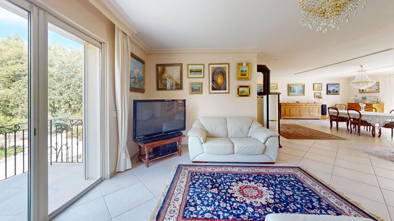 Villa - 469 m² - 9 pièces