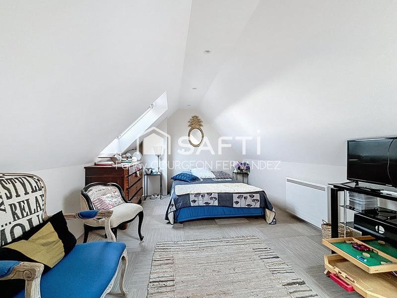 Maison - 180 m² - 8 pièces