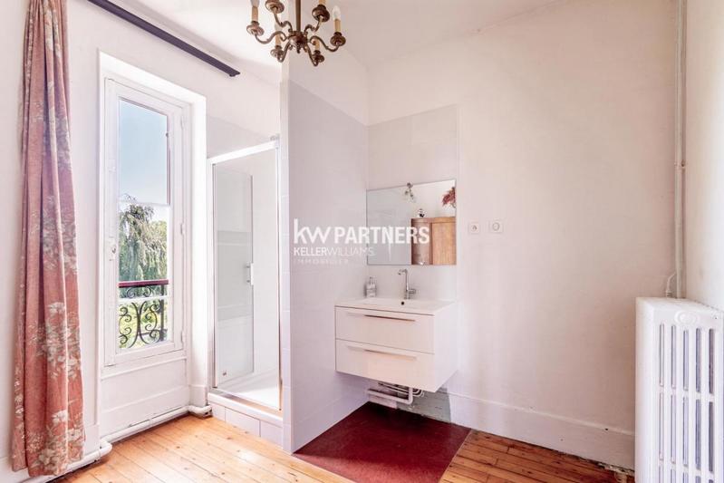 Maison bourgeoise - 256 m² - 9 pièces