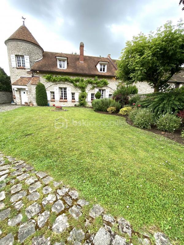 Demeure - 235 m² - 8 pièces