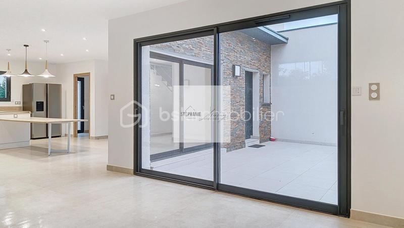 Maison - 121 m² - 5 pièces