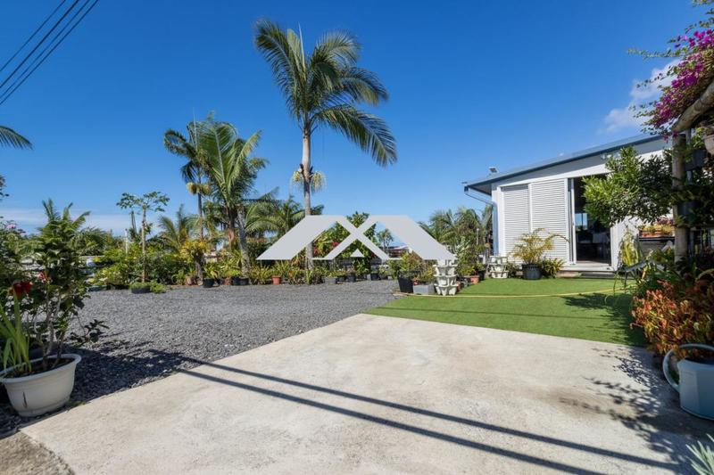 Maison - 250 m² - 9 pièces