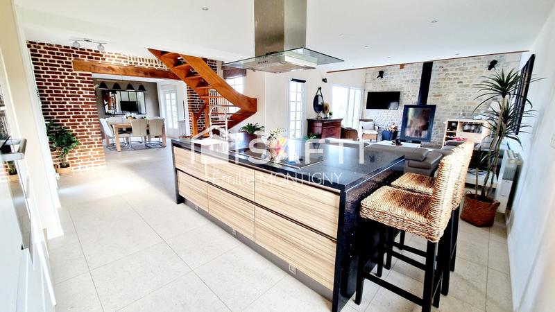 Maison - 200 m² - 7 pièces