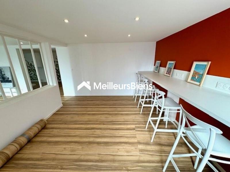 Immeuble - 244 m² - 10 pièces