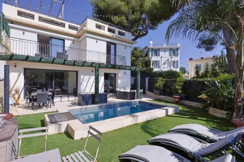 Villa - 200 m² - 5 pièces