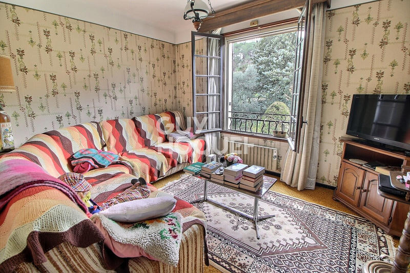 Maison - 298 m² - 11 pièces