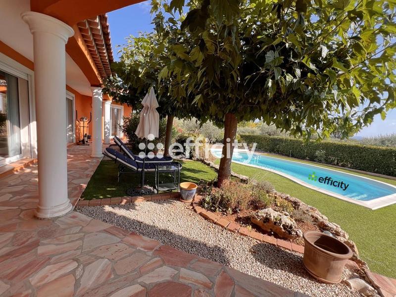 Maison - 170 m² - 5 pièces