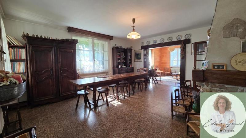 Maison - 322 m² - 13 pièces