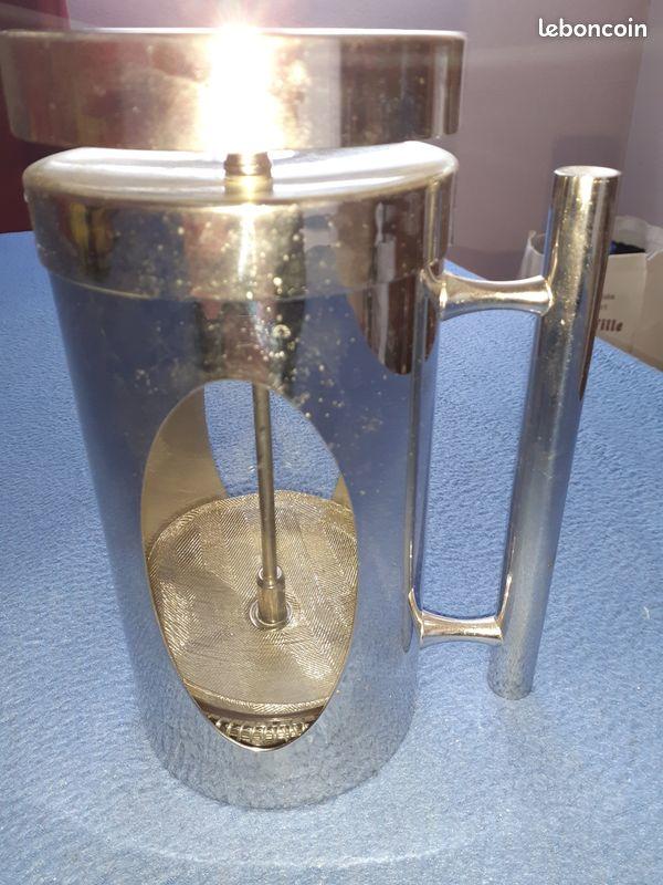 Grande cafetière italienne a piston