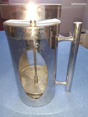 Grande cafetière italienne a piston