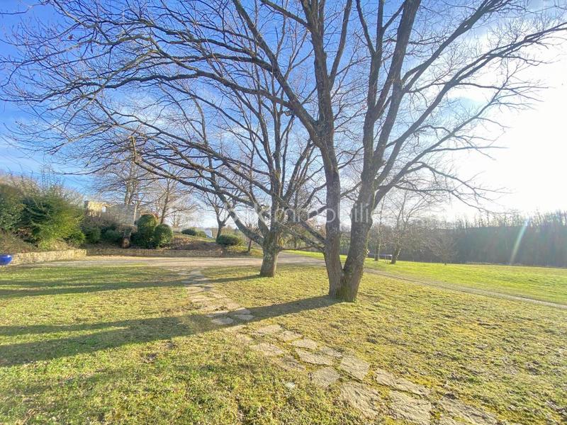 Propriété - 146 m² - 6 pièces